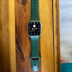 apple watch 40 mm worn like 10x